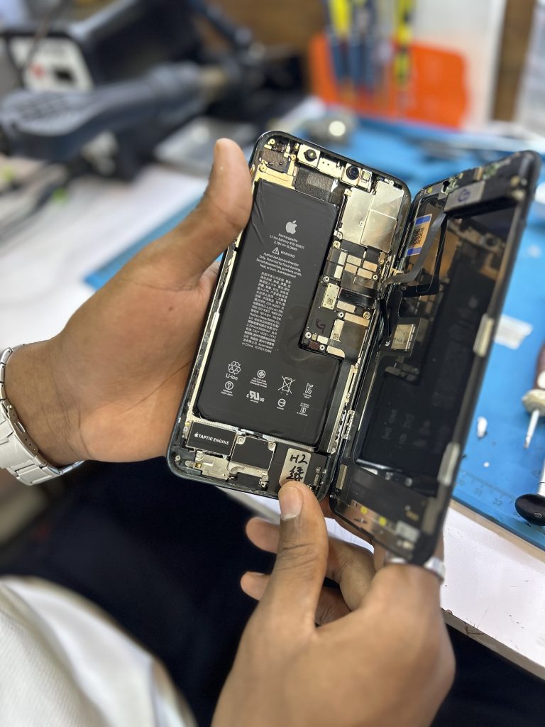 iPhone Repairs Shop Kampala